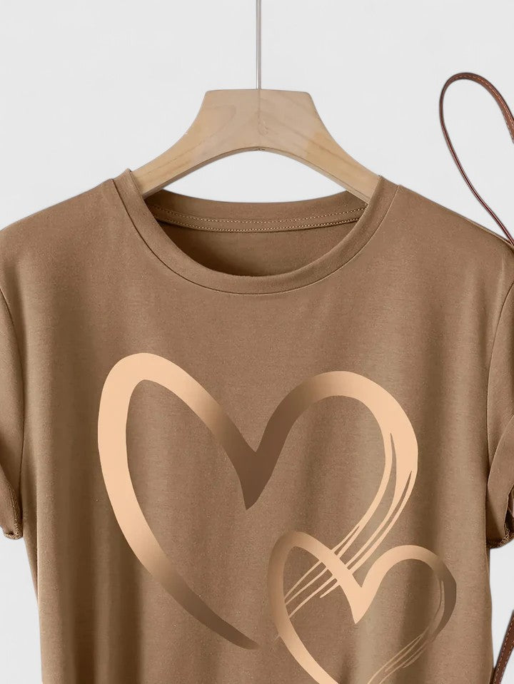 Short Sleeve T-shirt with Heart Print and Round Neck for Women Relaxed Fit