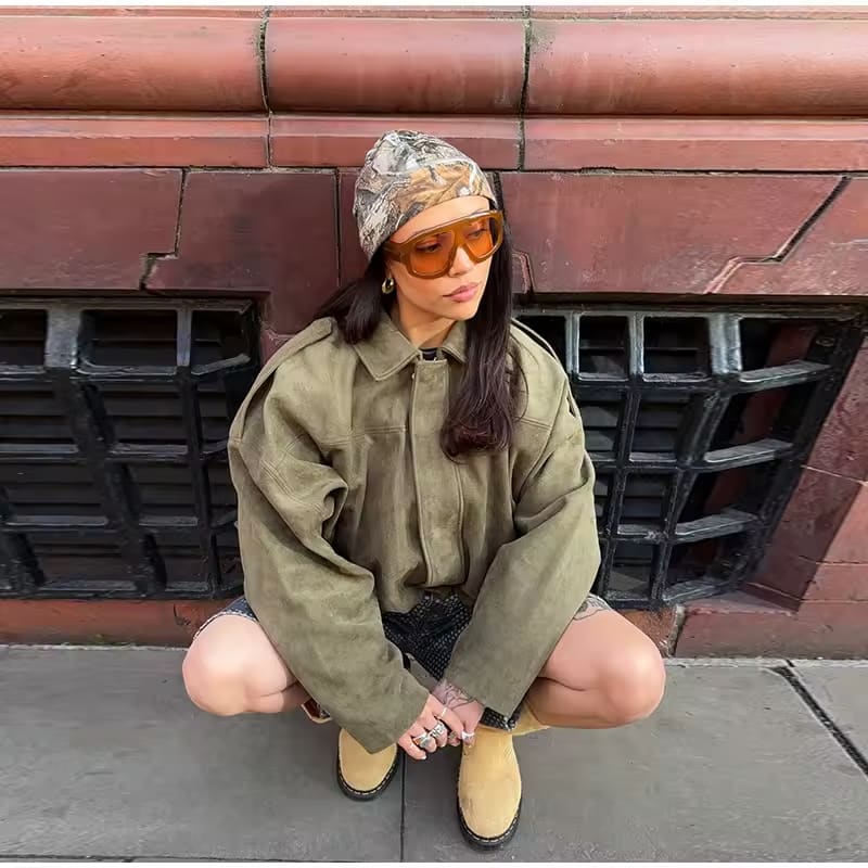 Dámská volná bunda z semišové koženky s klopovým límcem a zapínáním na zip