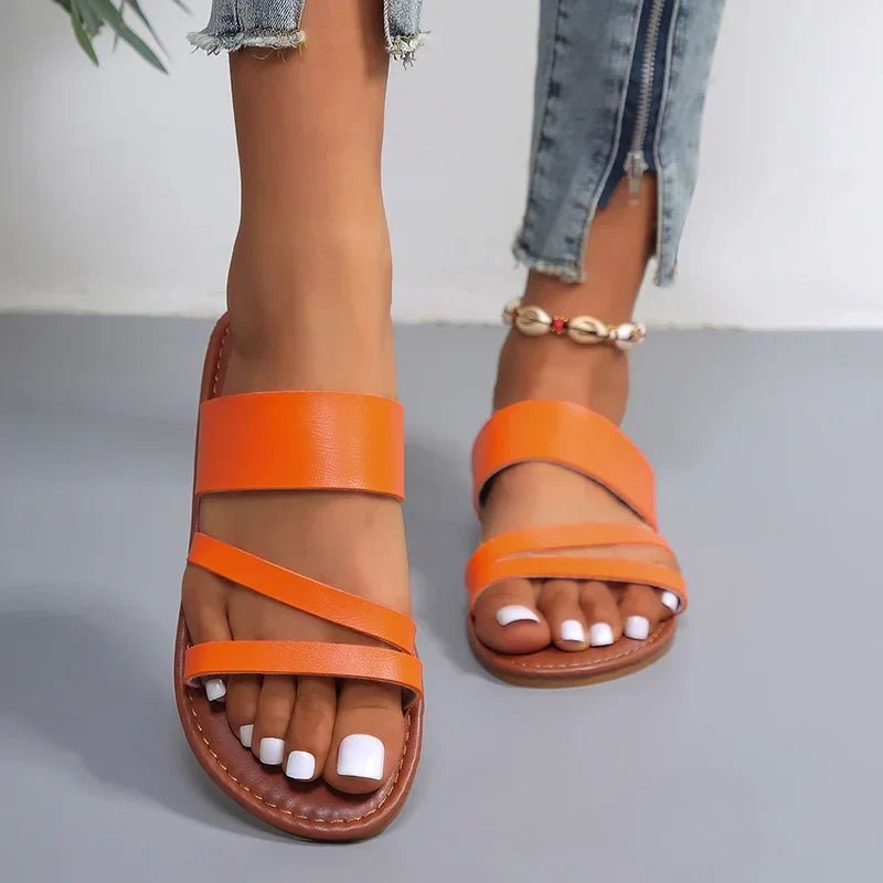 Sandálias rasteiras femininas com tiras cruzadas — casual — verão