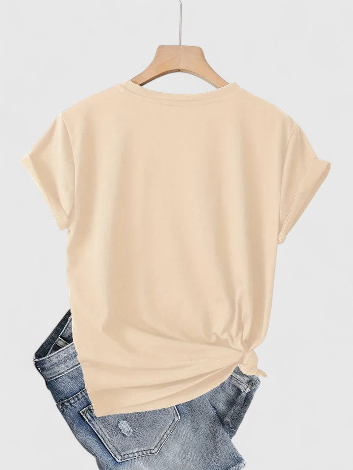 Short Sleeve T-shirt with Heart Print and Round Neck for Women Relaxed Fit