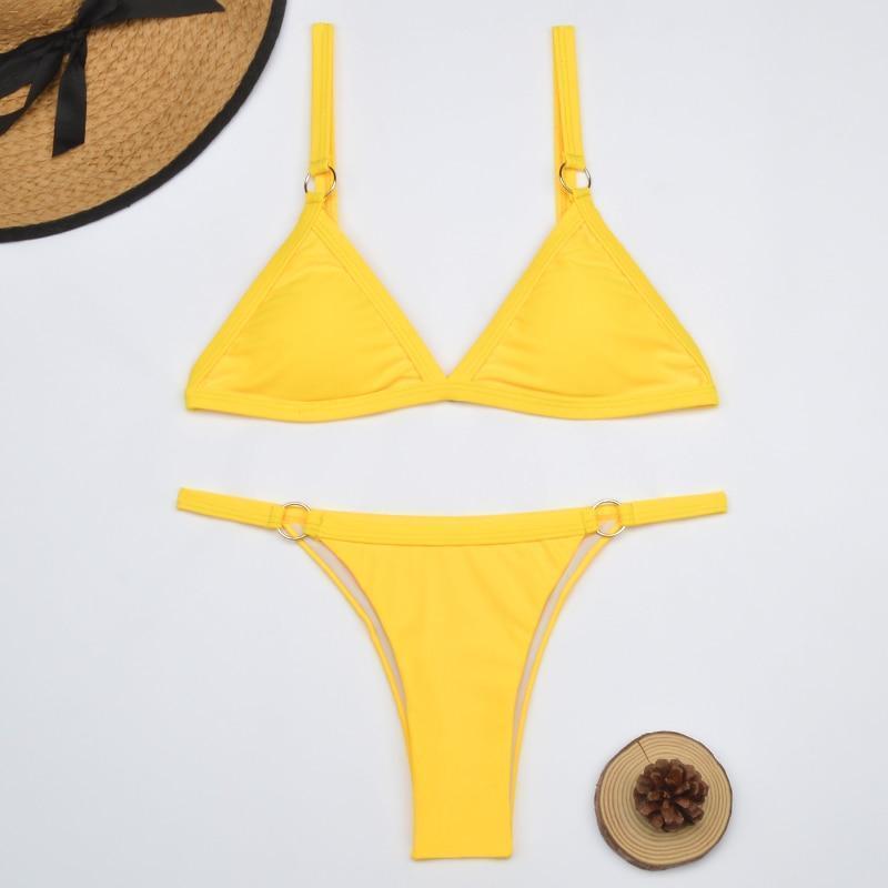 Set bikini triunghi cu bretele reglabile și detalii cu inele