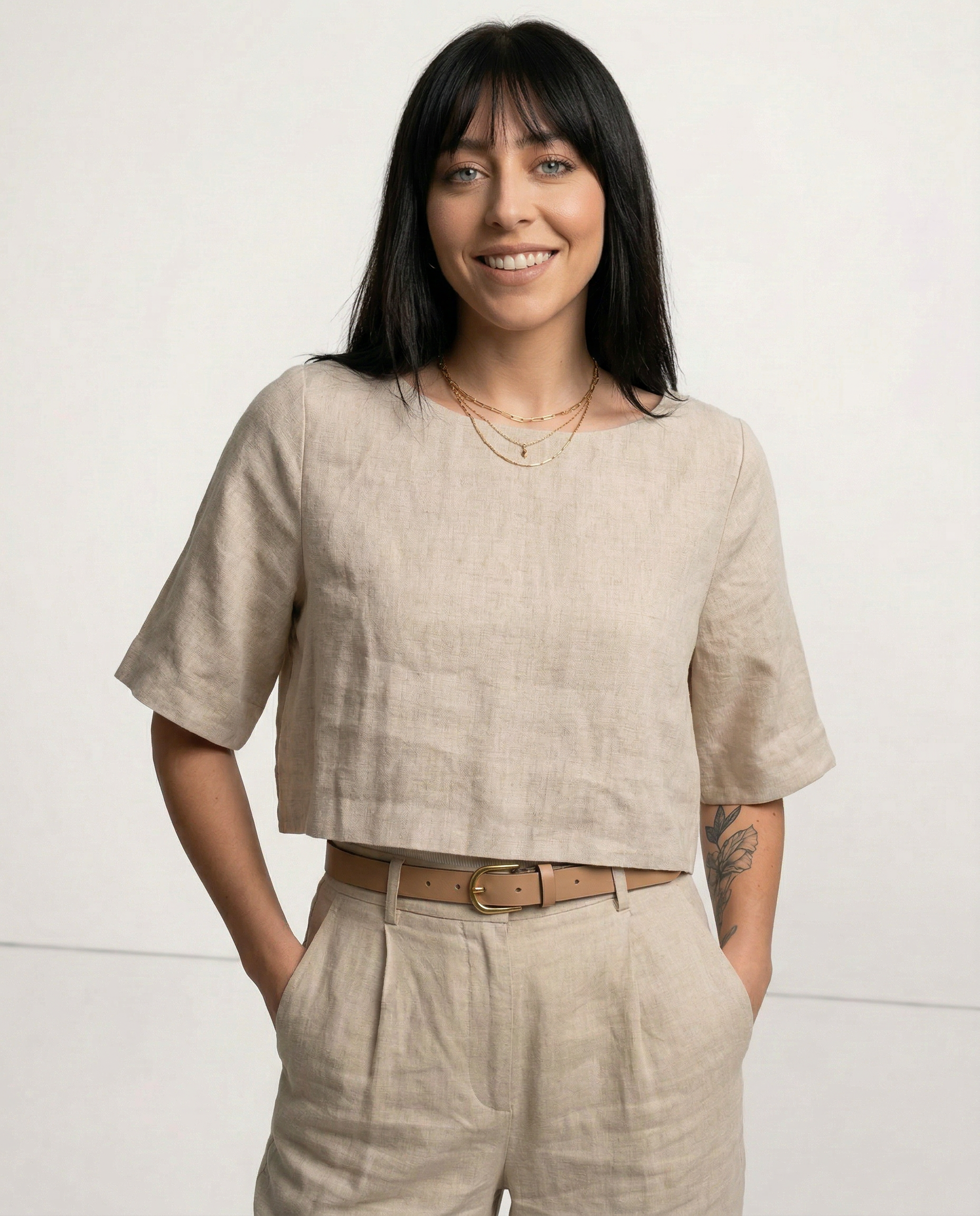 Top cropped feminino — 100% linho — corte largo e boxy — para o dia a dia
