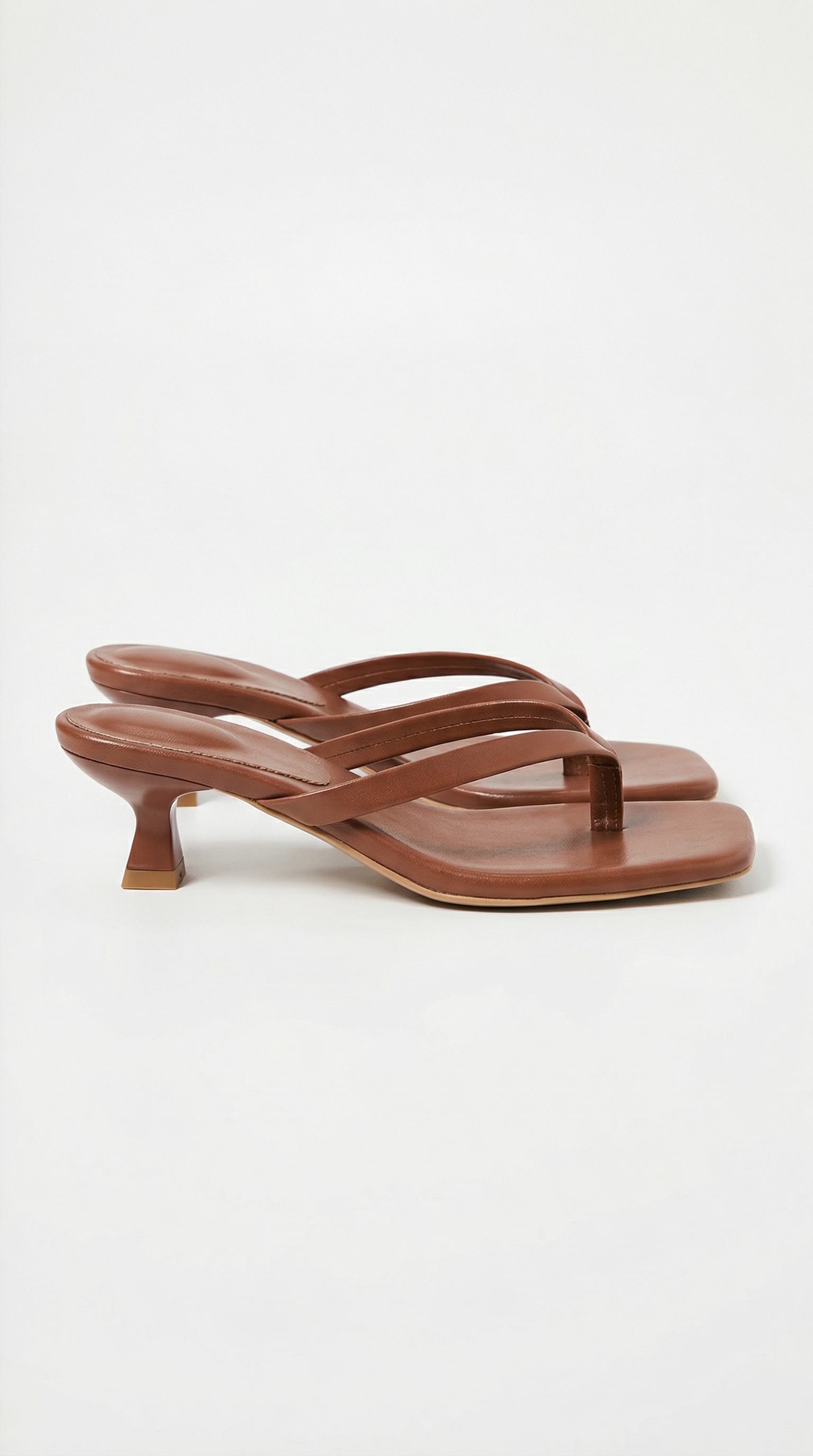 Tongs à Talons Bas et Bout Carré pour Femme Design Minimaliste en Simili Cuir