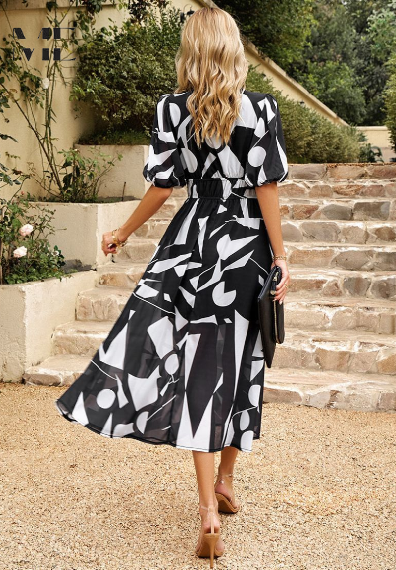Robe mídi para mulher - corte trapézio com decote em V e estampa vegetal - férias