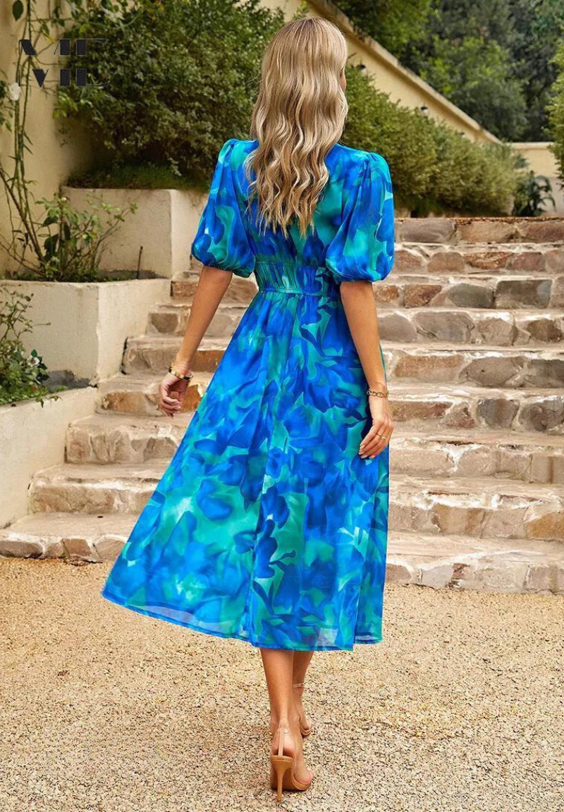 Robe mídi para mulher - corte trapézio com decote em V e estampa vegetal - férias